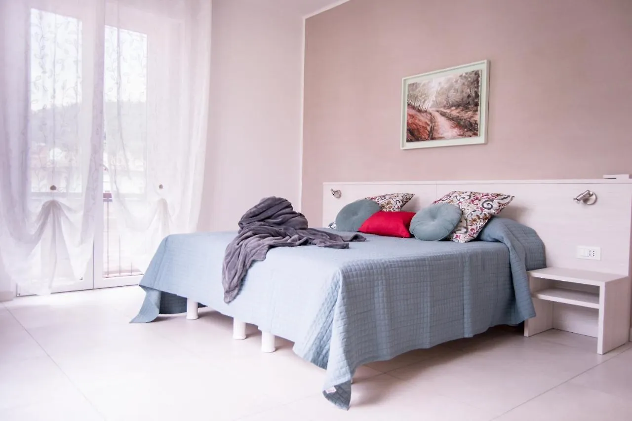 Appartamento Iris Garda  0*, Garda (Verona) Italy