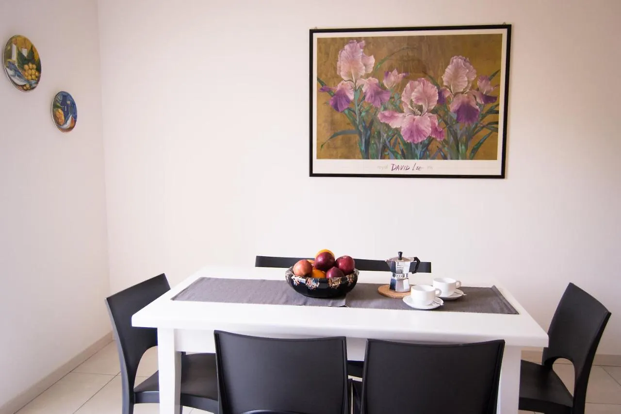 Appartamento Iris Garda  Apartment Garda (Verona)